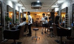 理发店在线观看,在线领略理发店风采
